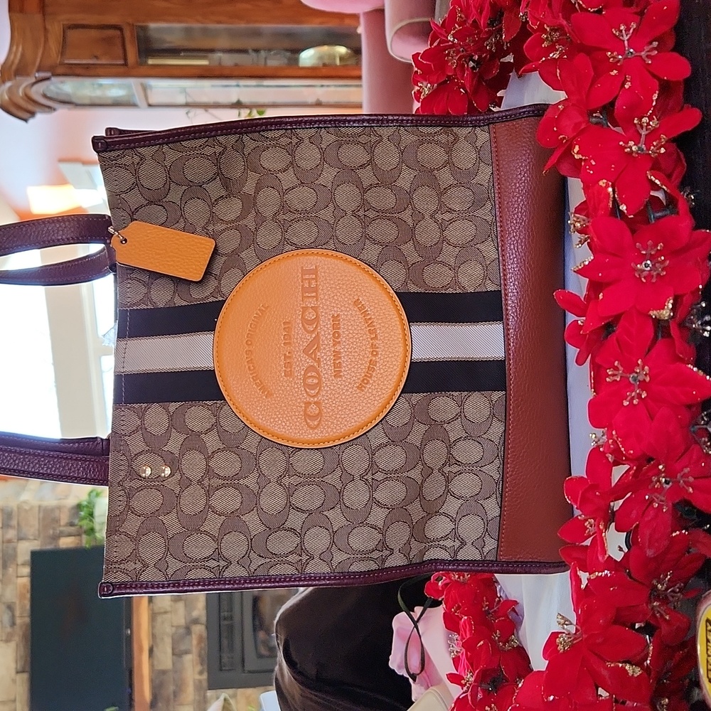 Coach Dempsey Tote LAST DAY SALE 🤑🤑🤑